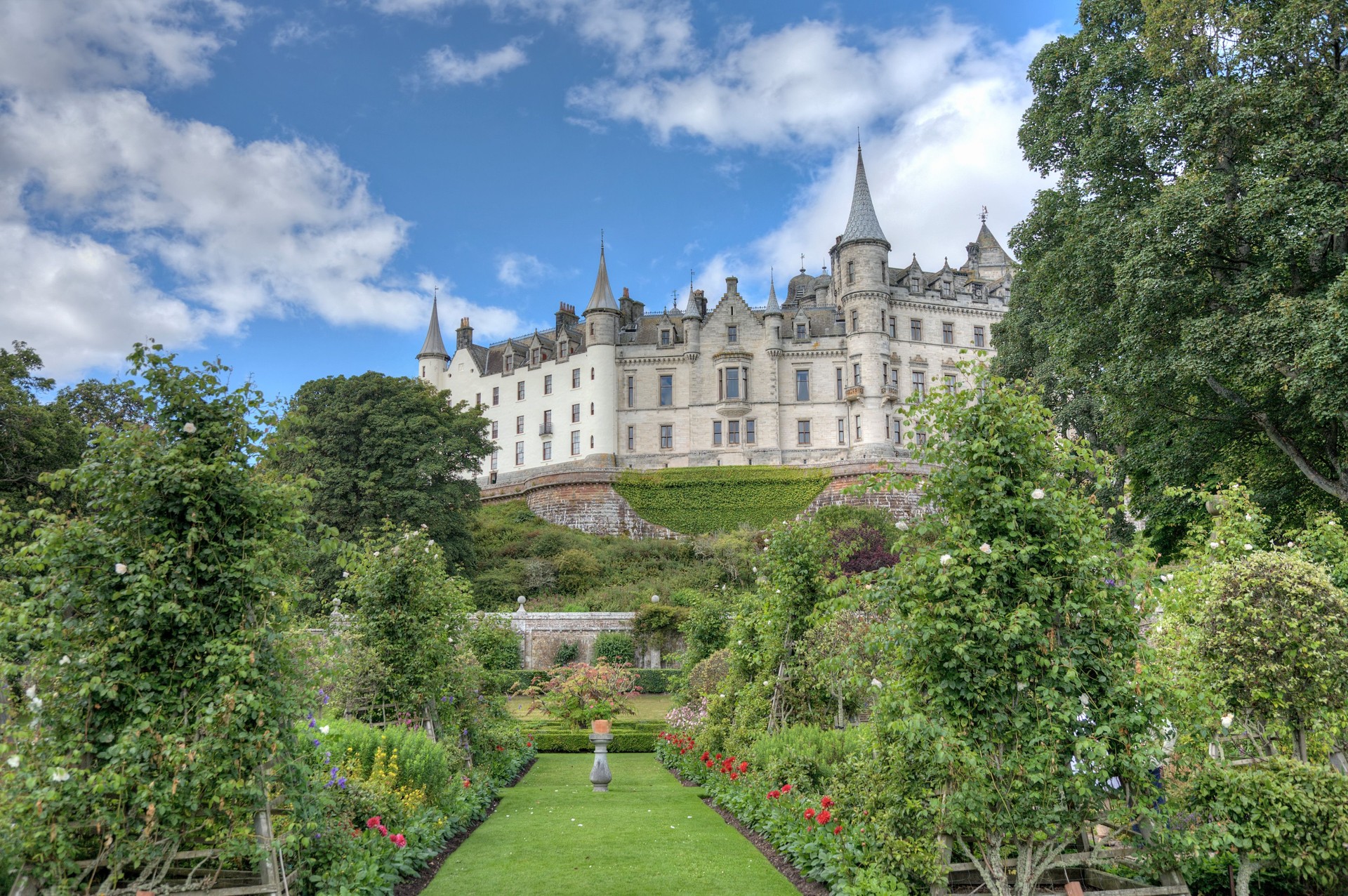  Dunrobin Castle views from small group Invergordon excursion